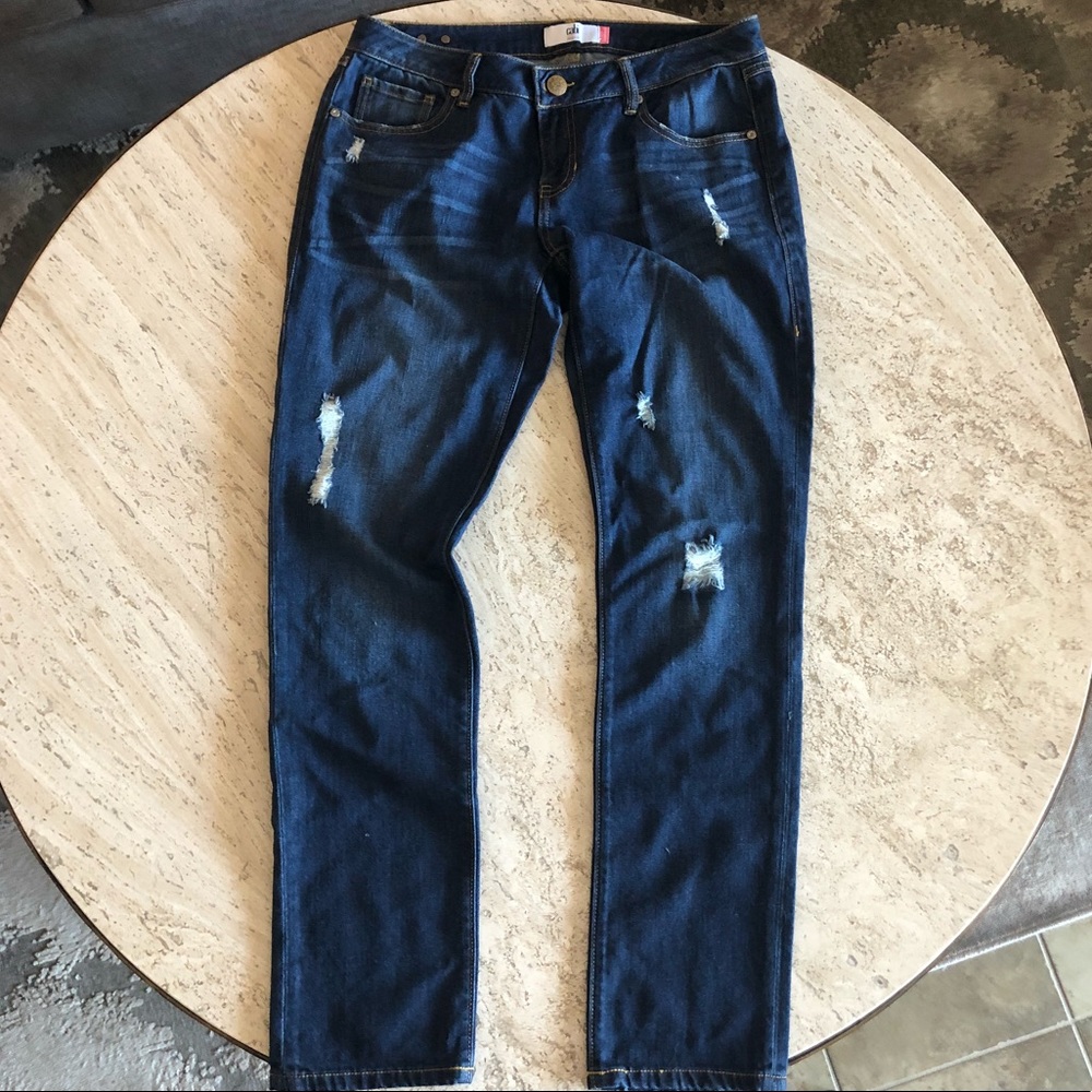 CAbi destructed slim boyfriend jeans